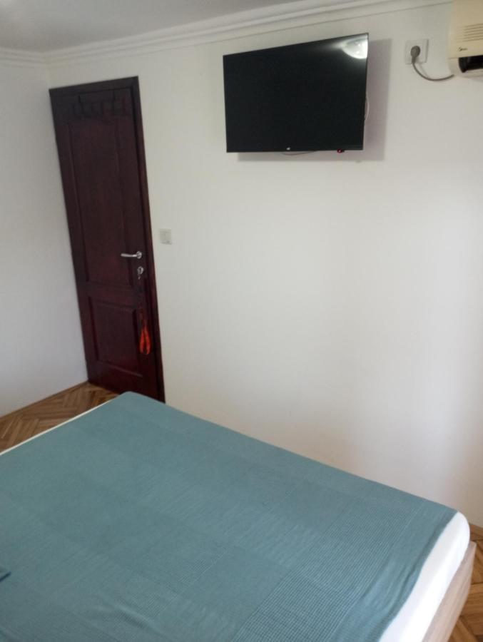 Airport Md Rooms Belgrade Exterior photo