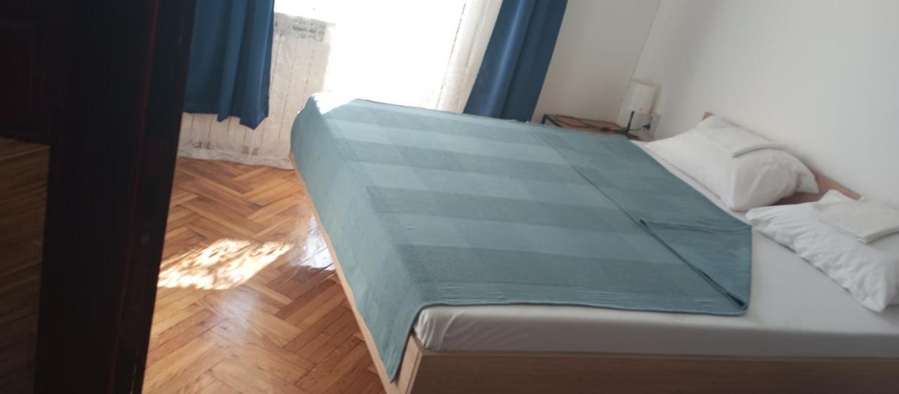 Airport Md Rooms Belgrade Exterior photo